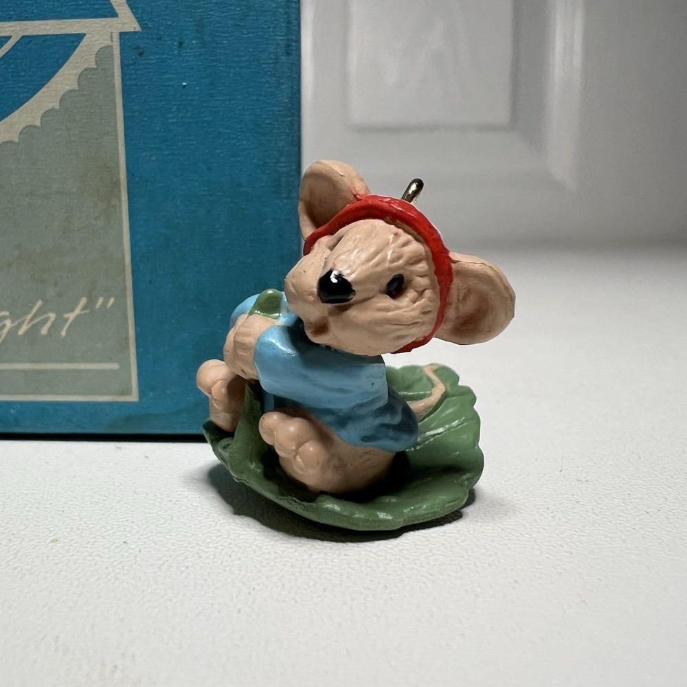 Hallmark Keepsake Ornament Collector's Club 1988‎ Miniature "Hold on Tight"